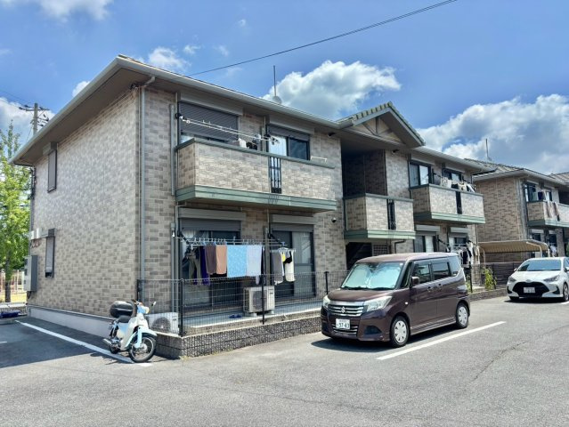 ロイヤルグレース花田　A棟の外観