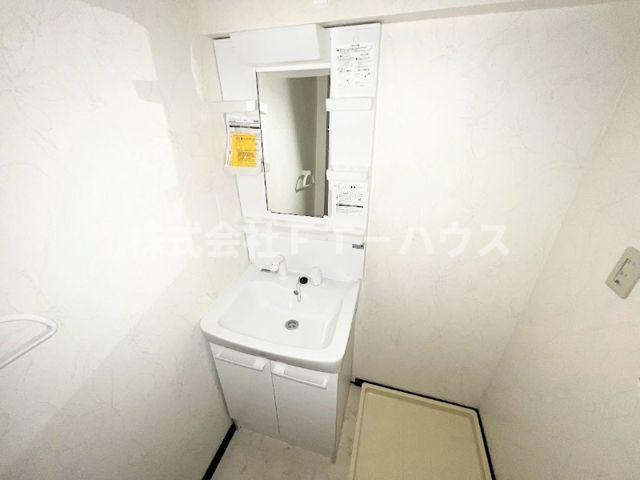 リアライズ市川原木の独立洗面台