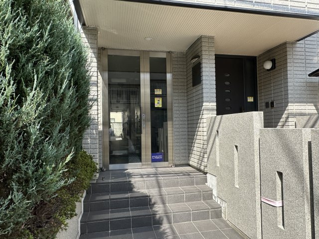 オーパス信濃町のエントランス