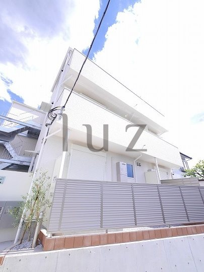 横浜市港北区篠原東１丁目のアパートの外観