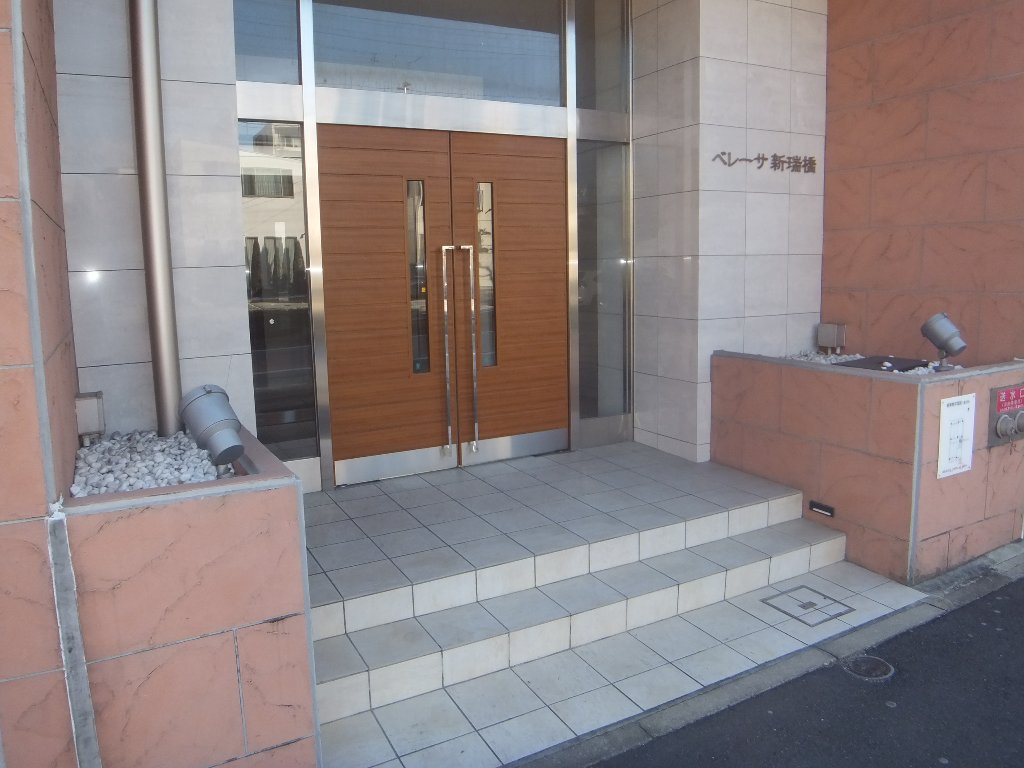名古屋市瑞穂区彌富通１丁目の賃貸マンションの外観