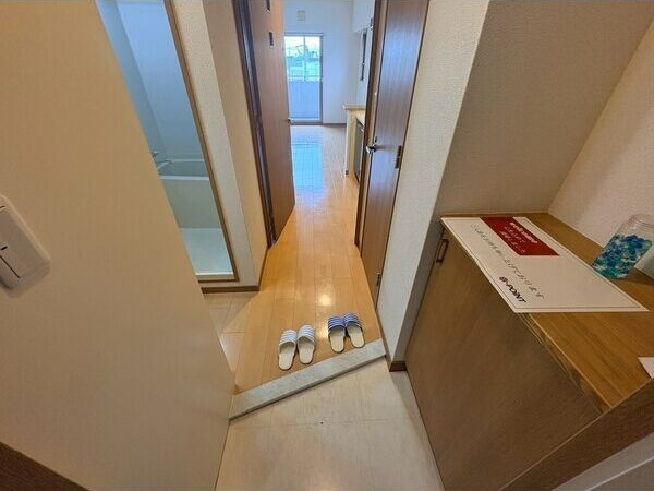 名古屋市瑞穂区彌富通１丁目の賃貸マンションの玄関