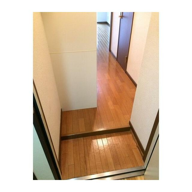 ジュネスＭの玄関
