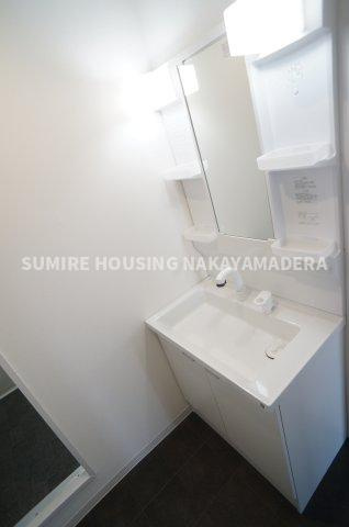 ソリッソ宝塚の洗面所|参考、同建物・同間取りの号室