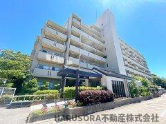 サンロイヤル箕面コスモ1号館の外観