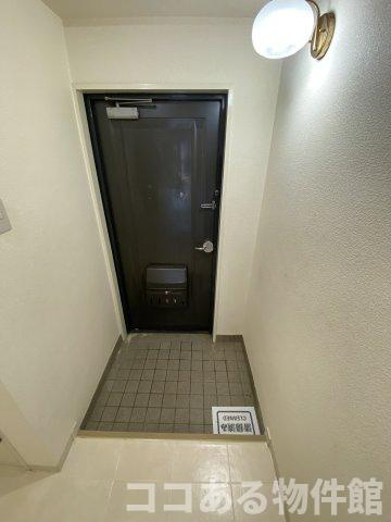 エクシード舞子の玄関
