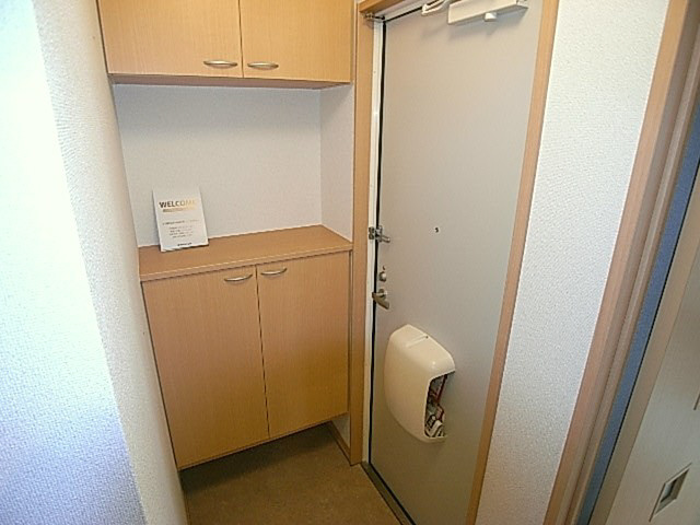 エスポワール東寝屋川の玄関