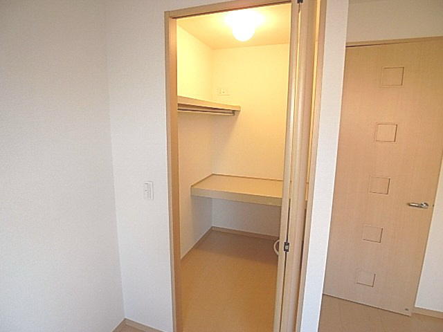 エスポワール東寝屋川の収納