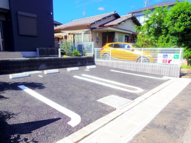 フィオーレ　エムの駐車場