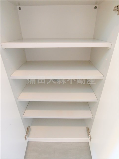 プリムローズの設備|玄関　シューズBOX