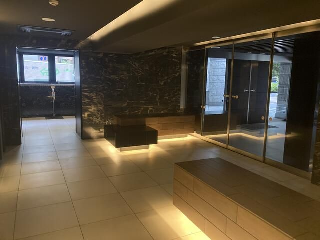 グランドガーラ横濱元町のエントランス