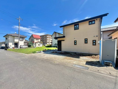 【前面道路含む現地写真】 | 安中市簗瀬　中古住宅