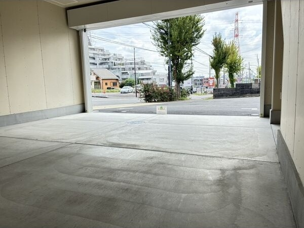 プレミアムガレージハウス名古屋梅森坂の駐車場