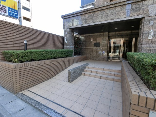 プライマル西船橋のエントランス