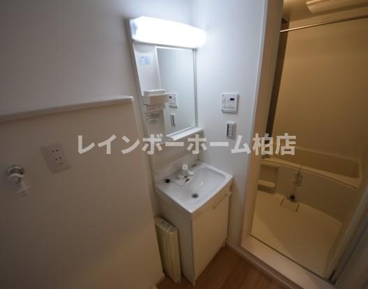 特典：仲介手数料が無料です!!の洗面所|脱衣スペースもあります
