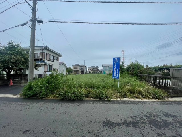 敷地面積１７３坪　売地　岩槻区徳力②の前面道路含む現地写真|広々とした敷地面積１７３坪！資材置場・駐車場用地として利用可能です！