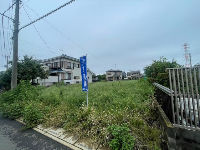 敷地面積１７３坪　売地　岩槻区徳力②の前面道路含む現地写真