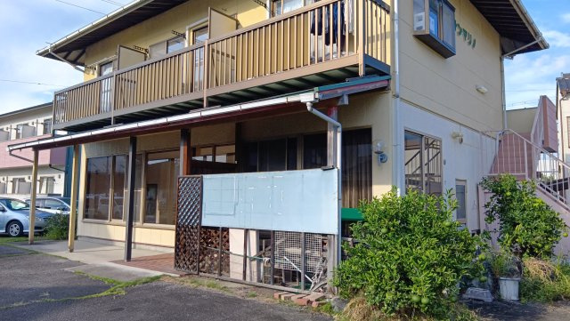 岡崎市橋目町字牛転の店舗一部の外観