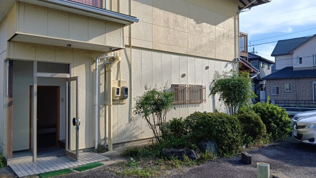 岡崎市橋目町字牛転の店舗一部の外観