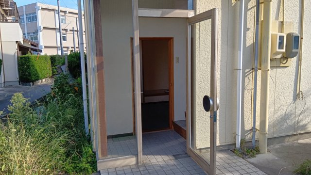 岡崎市橋目町字牛転の店舗一部の外観