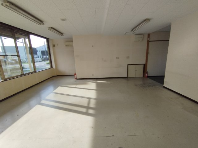 岡崎市橋目町字牛転の店舗一部の内装