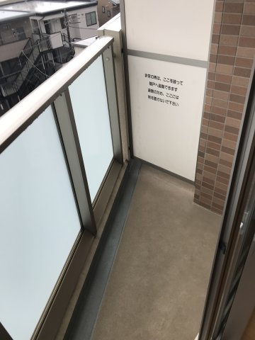 川崎市多摩区登戸の賃貸マンションのバルコニー