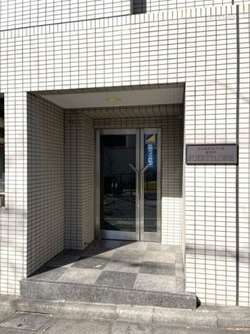 フェルテロアール祐天寺のエントランス
