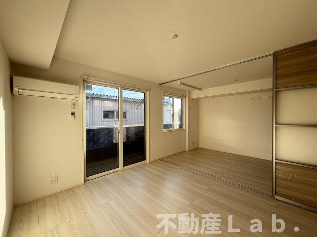 メゾンけやき通りの居間・リビング|※反転タイプのお写真です。