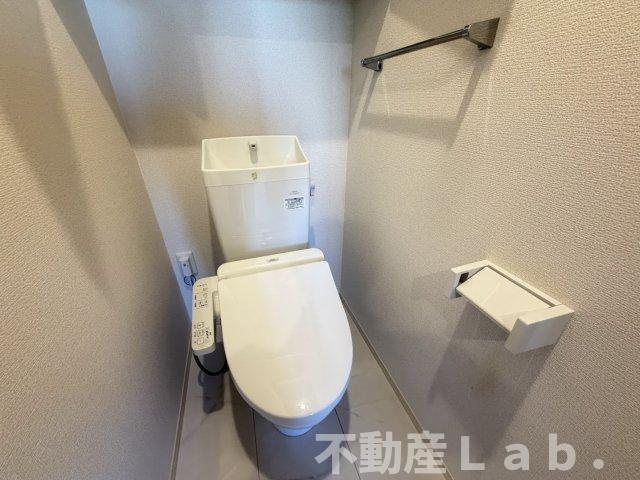メゾンけやき通りのトイレ|※反転タイプのお写真です。