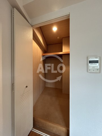 ウインズコートⅡ新北野の収納|ウォークインクローゼット