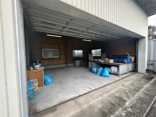 半田市祢宜町　倉庫の外観