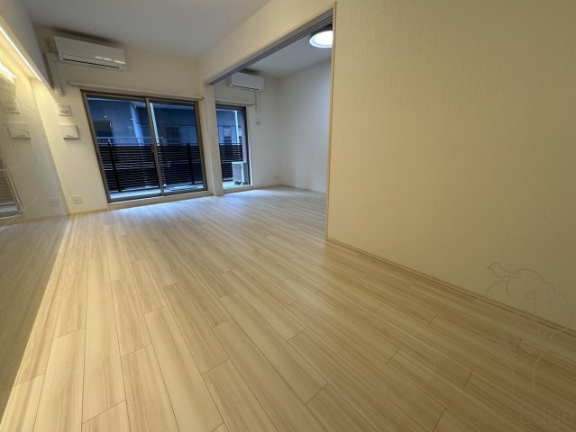 プレジオ梅田の居間・リビング