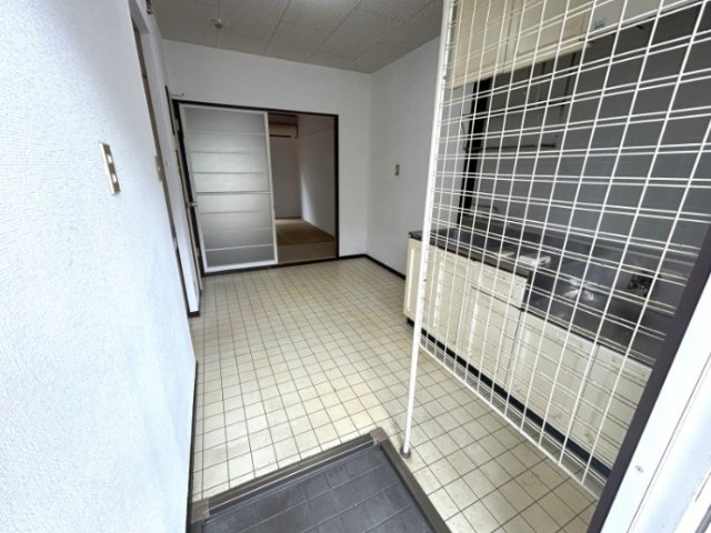 メゾンフジの玄関