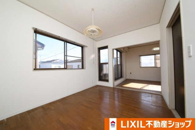 久喜市除堀中古住宅の洋室|２階南側洋室（1）