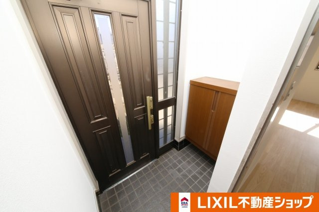 久喜市除堀中古住宅の玄関|玄関