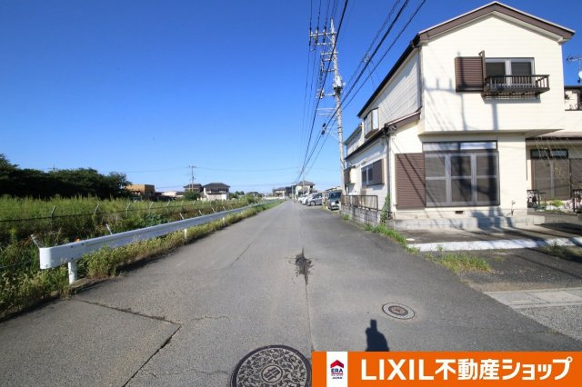 久喜市除堀中古住宅の前面道路含む現地写真|市道久喜228号線（1）