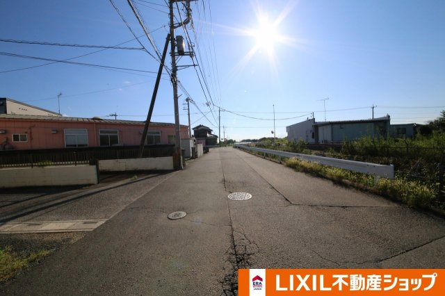 久喜市除堀中古住宅の前面道路含む現地写真|市道久喜228号線（2）