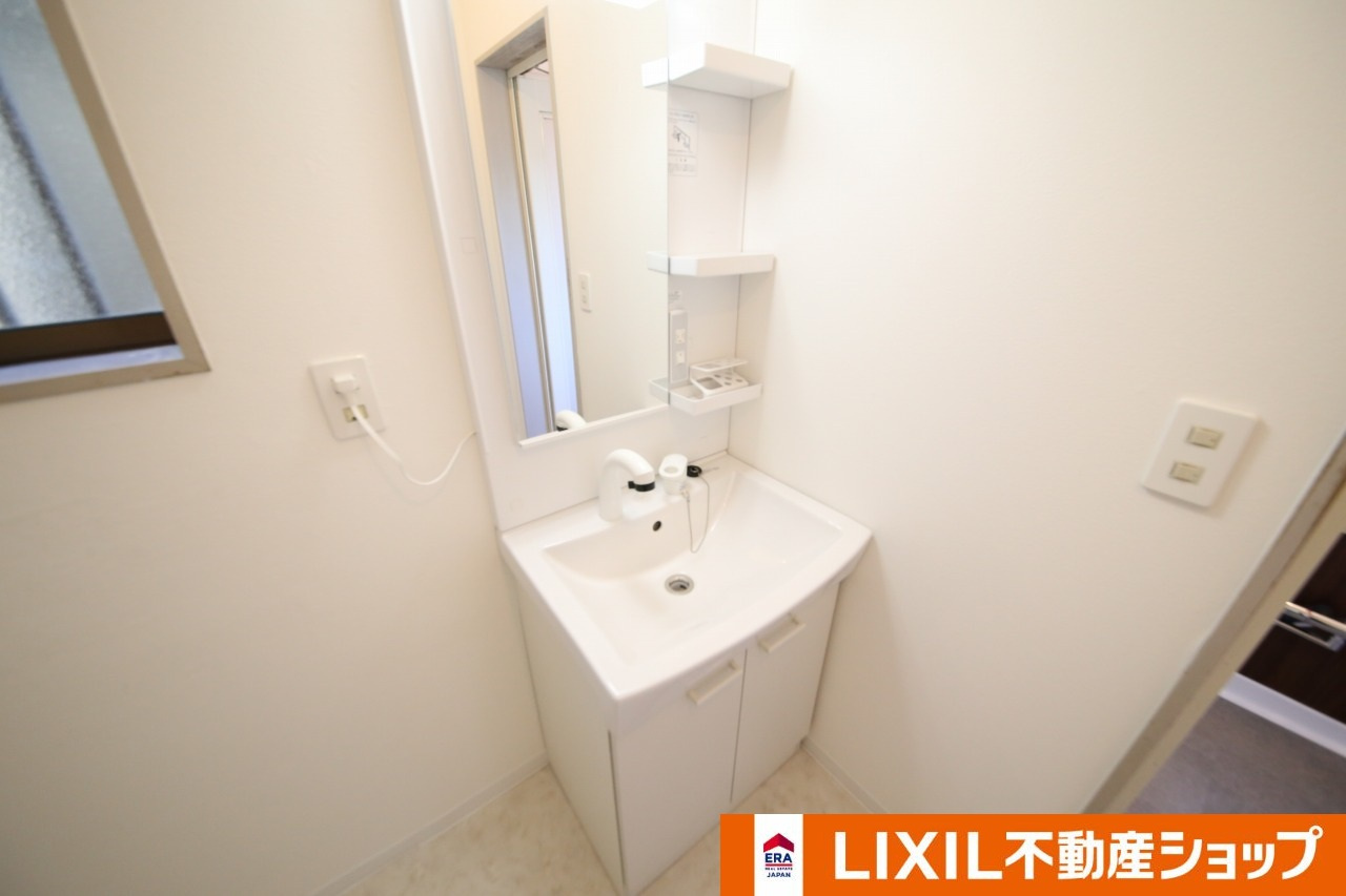 久喜市除堀中古住宅の独立洗面台|洗面台交換済み
