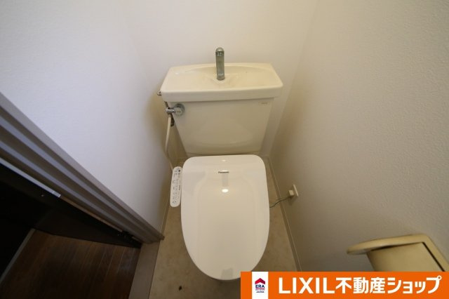 久喜市除堀中古住宅のトイレ|2階トイレ