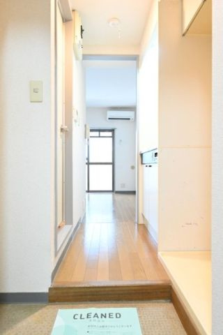 スカイコート新宿落合第５の玄関