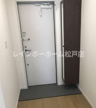 リロアン新松戸の玄関