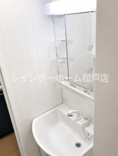 リロアン新松戸の独立洗面台