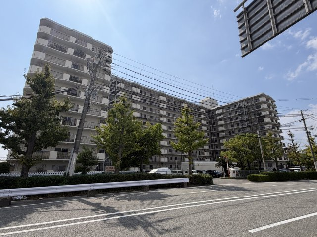 パレス南塚口弐号棟の外観