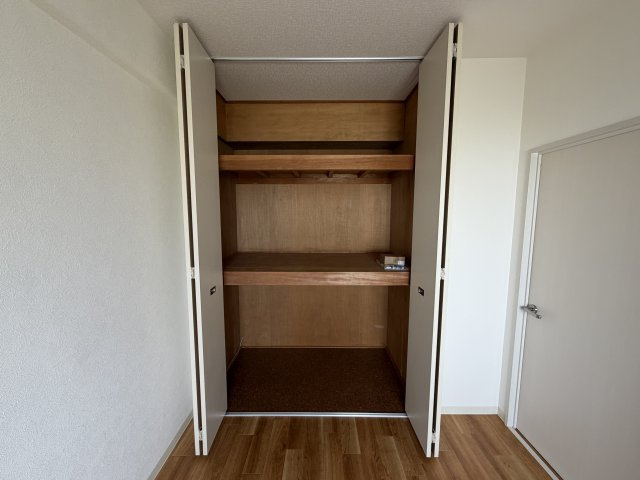 パレス南塚口弐号棟の収納