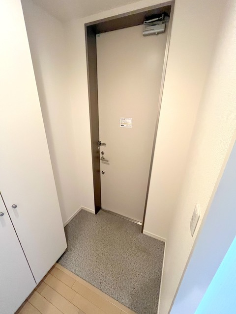 メゾンクレールの玄関|★ダブルロック★