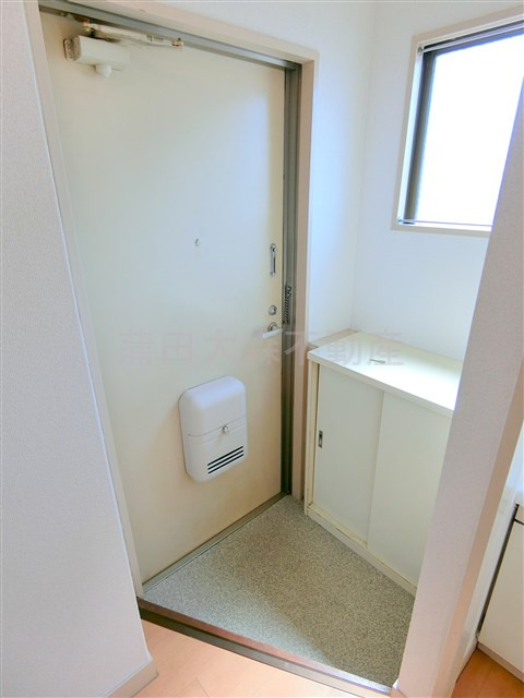 クレッセントハイムの玄関