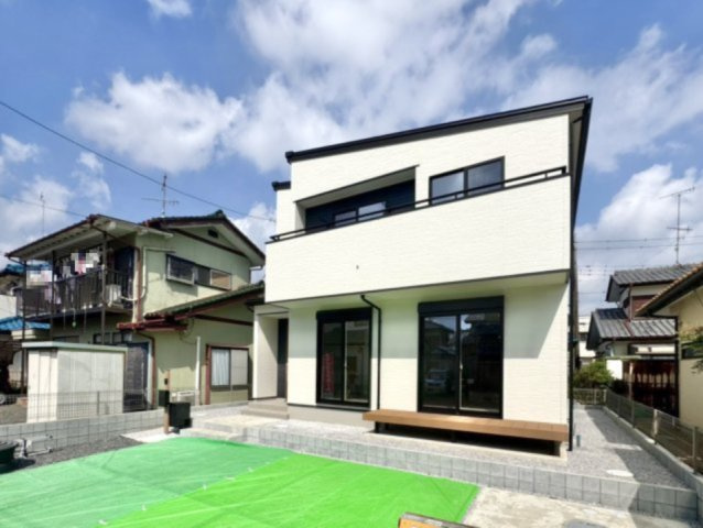 【新築戸建】太田市下浜田町の外観|■外観｜庭付き一戸建てならお子様やペットが走り回っても大丈夫！伸び伸びと遊び、過ごすことができます♪