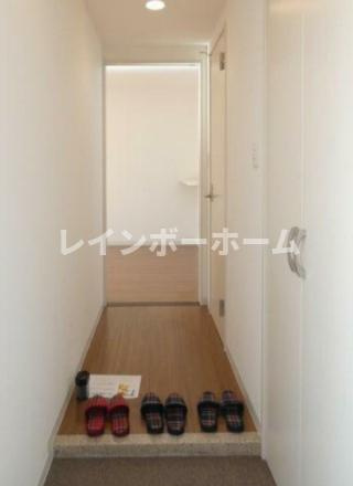 ルネス　プリマヴェーラ　EASTの玄関