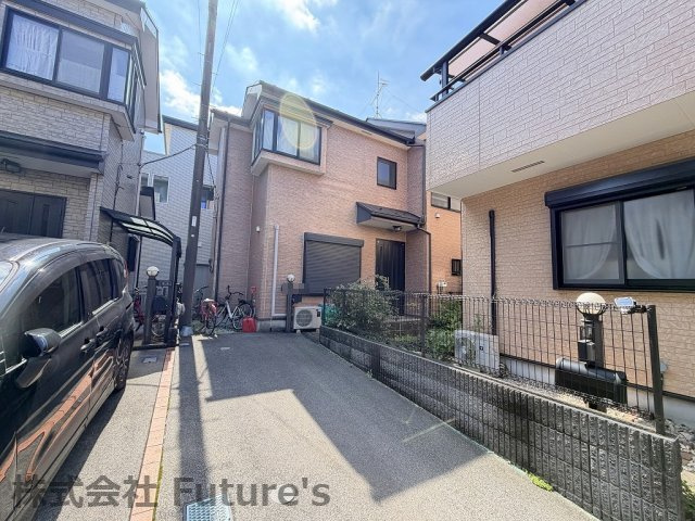 三郷市早稲田5丁目　中古戸建の外観|現地の写真になります。