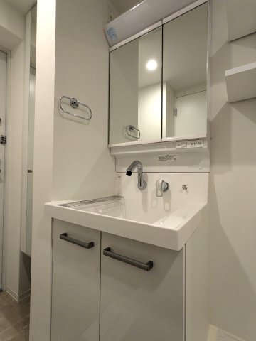 エルファーロ三軒茶屋Ⅱの洗面所|忙しい朝には欠かせない洗面所です